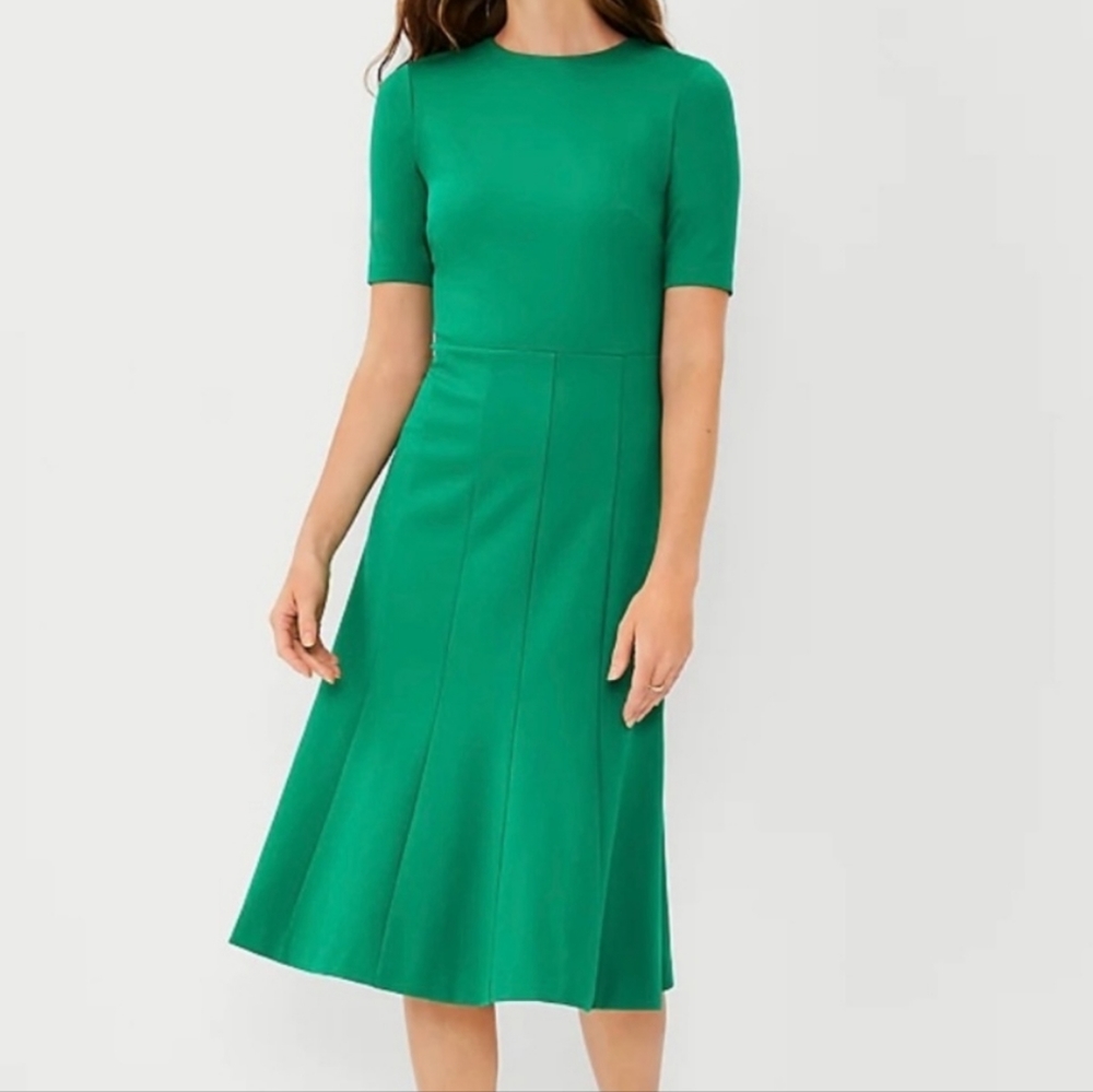 🍀 ANN TAYLOR | Lucky Green Short Sleeve Knee Length Flare Dress - EUC | Size 14